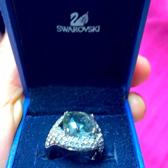 New! Swarovski ring - Picture 1 of 8